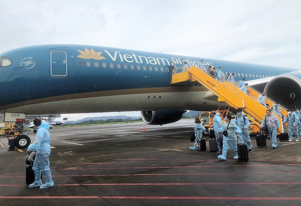 Chuyến bay thí điểm cách ly tập trung 7 ngày với công dân từ Pháp về nước