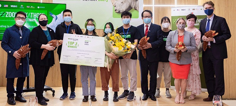 Đội Việt Nam đoạt giải Nhất toàn cầu về giải pháp công nghệ bảo vệ động vật hoang dã