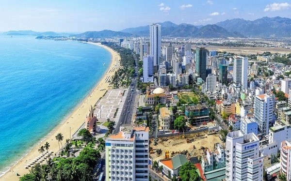 Bộ Xây dựng lưu ý kiểm soát dân số, hạ tầng khi phát triển condotel, biệt thự nghỉ dưỡng