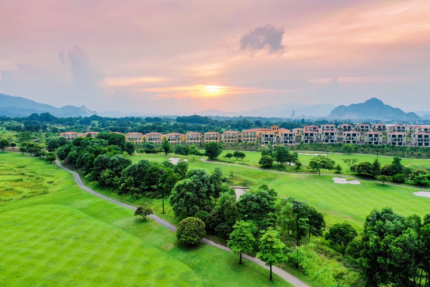 Đầu tư bất động sản sân golf: Đón sóng bùng nổ trong tương lai