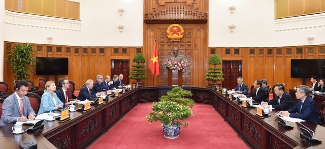 Phó Thủ tướng Lê Văn Thành tiếp Cao ủy Nông nghiệp EU