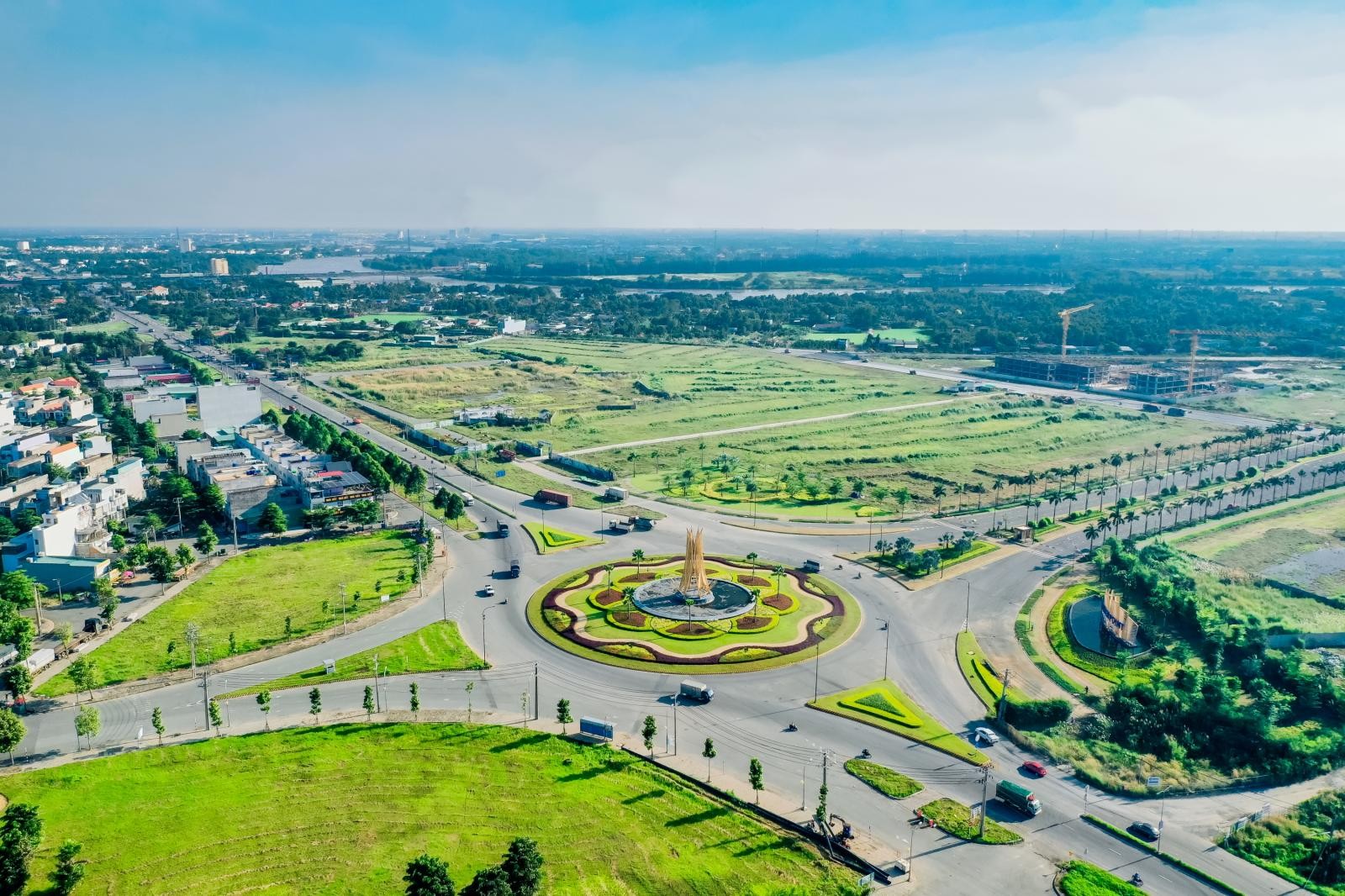 Bất động sản Long An: đất nền hạ nhiệt, biệt thự thanh khoản tốt