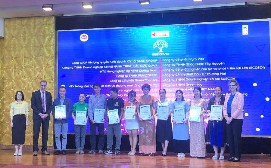 Hỗ trợ 29 doanh nghiệp tạo tác động xã hội ứng phó với Covid-19