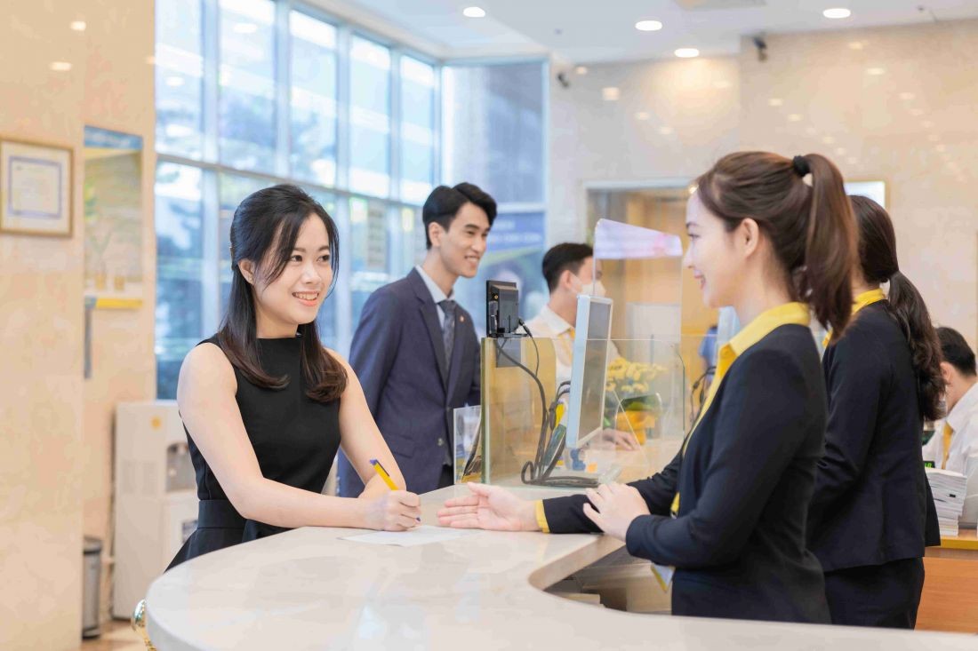 Nam A Bank sắp “chạm” mốc kế hoạch cả năm nhờ chuyển đổi số