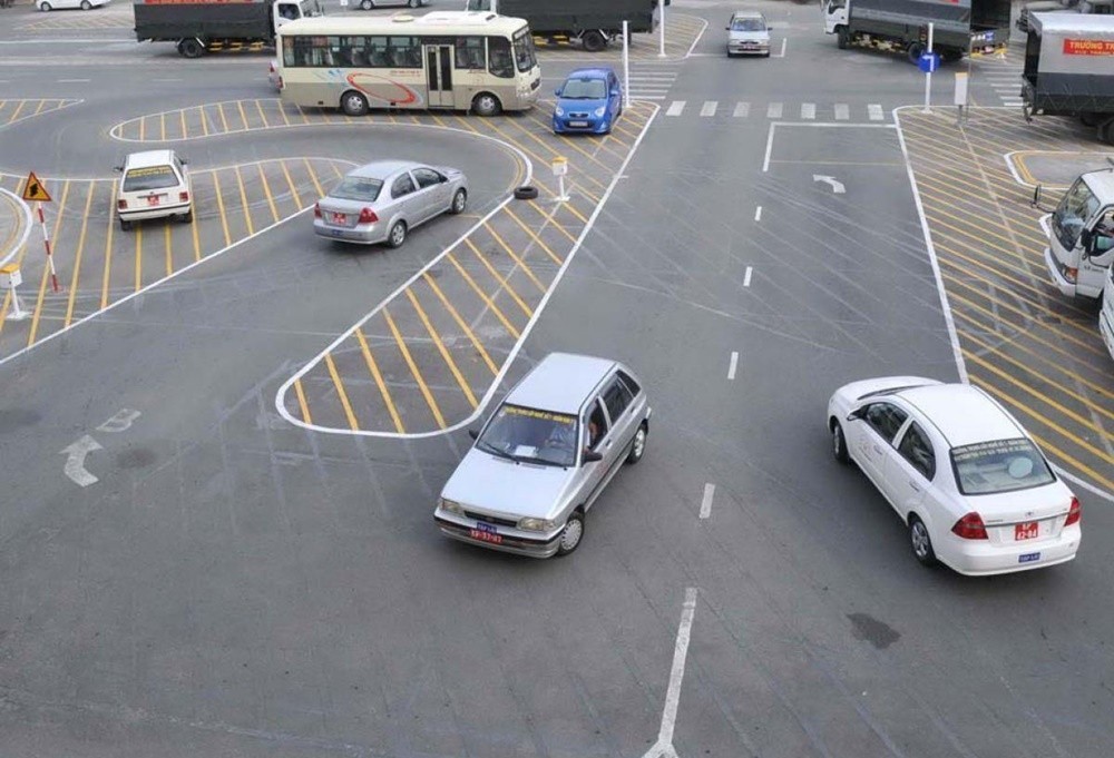 Hà Nội yêu cầu không tùy tiện tăng giá sát hạch lái xe