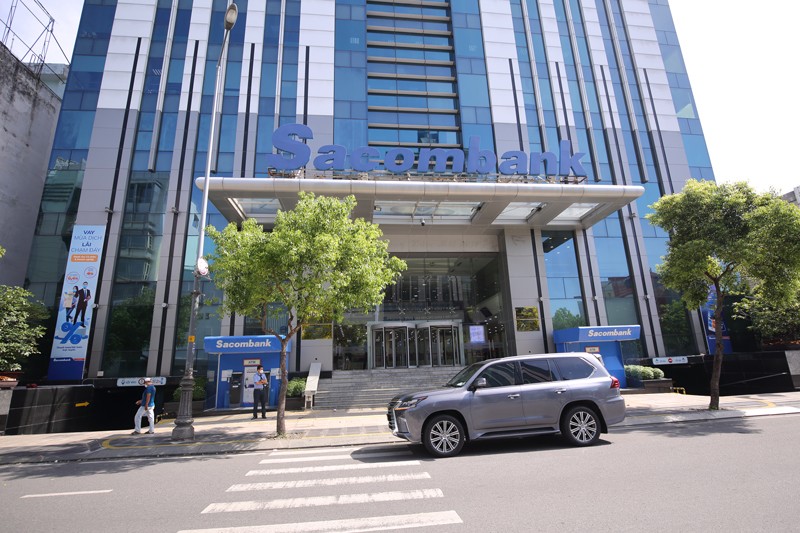 Gấp rút thu hồi nợ, Sacombank giảm giá mạnh nhiều bất động sản trăm tỷ ở TPHCM