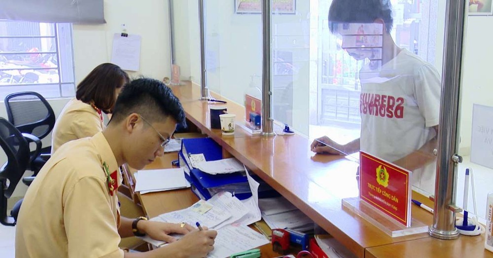 Thủ tục cấp lại biển số xe ô tô như thế nào? Chi phí cấp lại biển bao nhiêu?