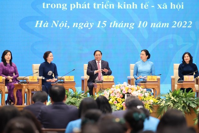 Thủ tướng: Nghiên cứu các chính sách đặc thù dành riêng cho phụ nữ