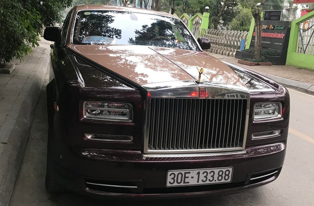 Rolls-Royce Phantom "thửa riêng" cho ông Trịnh Văn Quyết bị ngân hàng OCB chuẩn bị đấu giá từ 28 tỷ đồng