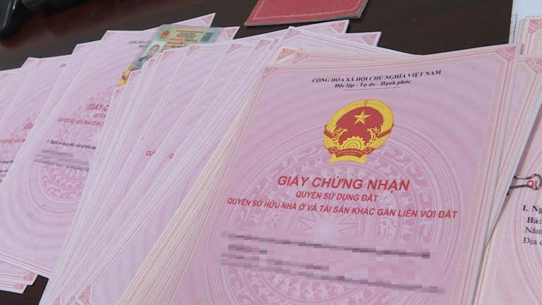 Bà Rịa – Vũng Tàu: Bỏ 6 tỉ đồng làm gần 30 sổ đỏ giả để chiếm đoạt đất trống