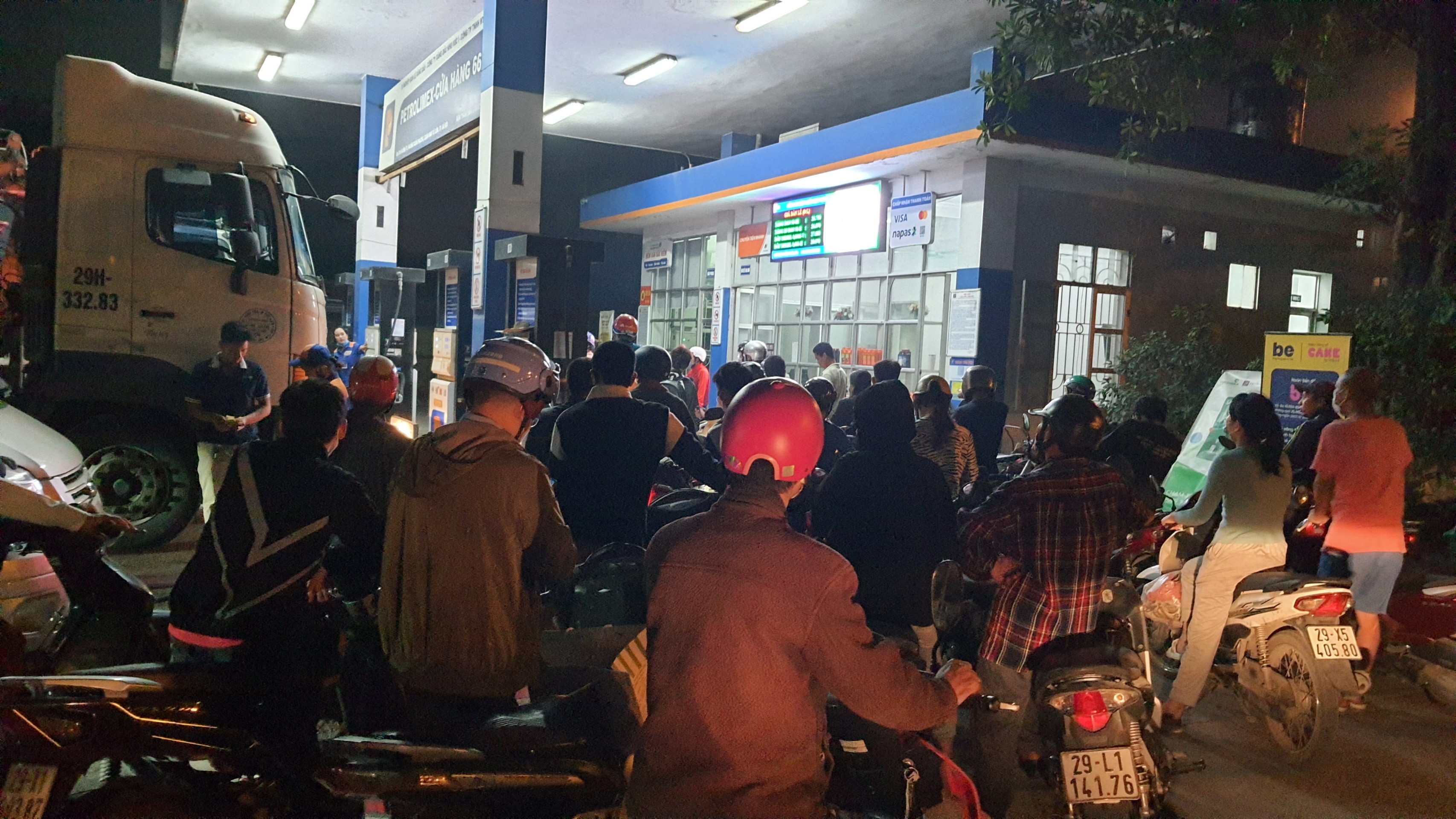Petrolimex mở bán 24/24 tại các cửa hàng xăng dầu thuộc Hà Nội