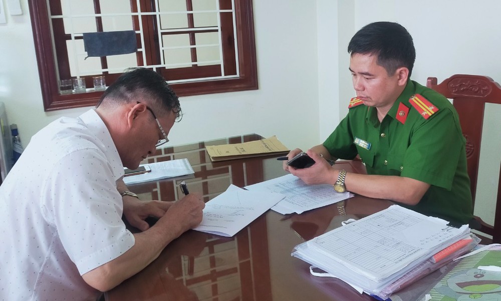 Giám đốc Trung tâm Y tế chỉ đạo gộp mẫu xét nghiệm để hưởng lợi bị khởi tố