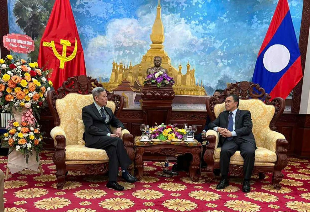 Công ty Tây Trường Sơn chúc mừng Quốc khánh nước CHDCND Lào