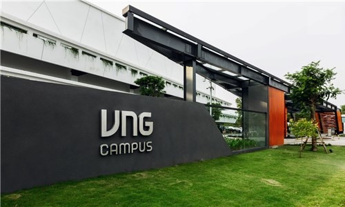 Ngày 5/1/2023, công ty mẹ của Zalo niêm yết cổ phiếu trên sàn UPCoM với giá 240.000 đồng