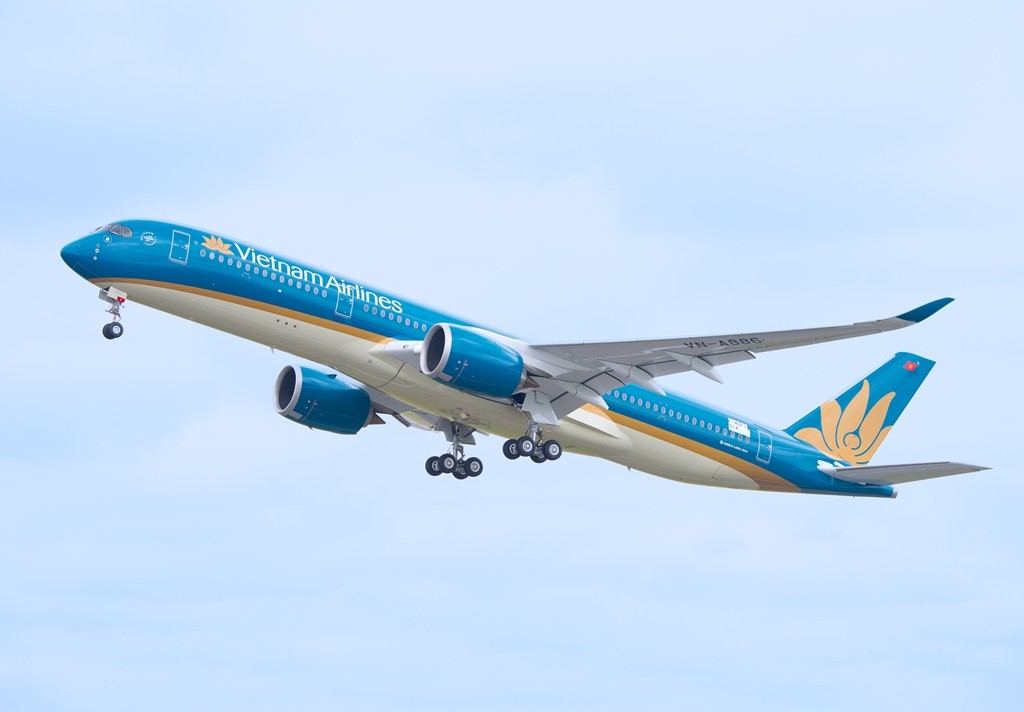 Vietnam Airlines tặng vé máy bay miễn phí cho người lao động về quê đón Tết