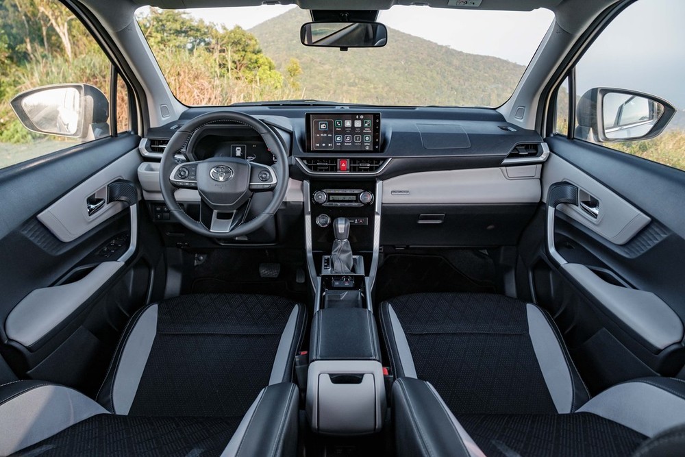 Toyota Việt Nam triệu hồi Veloz Cross nhập khẩu vì lỗi đồng hồ táp-lô
