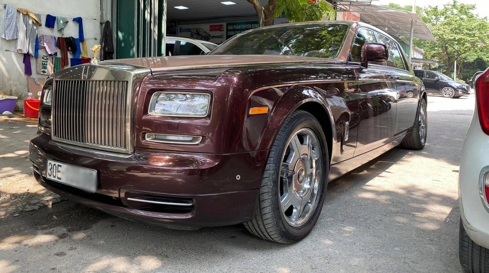 Rolls-Royce Phantom Sacred Fire bước vào cuộc đấu giá lần thứ 4 với mức giảm lên đến 7,6 tỷ đồng
