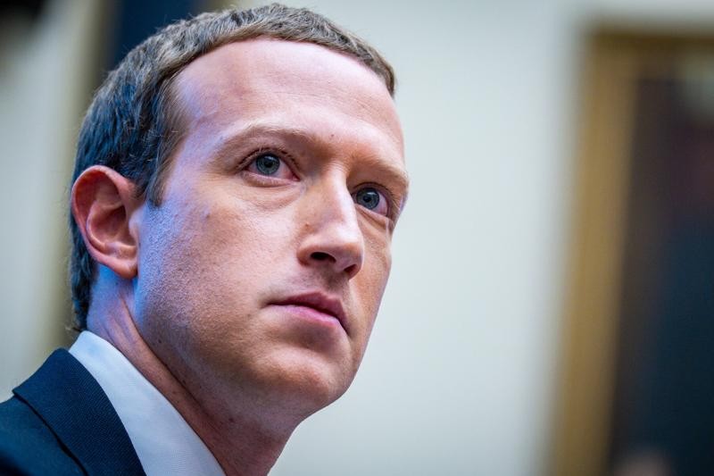 Tài sản của ông chủ Facebook mất 22 tỉ USD kể từ khi đổi tên công ty