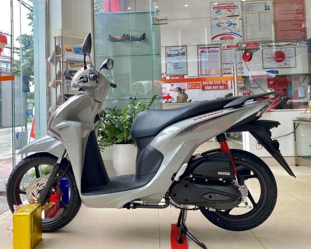 Honda Vision và nhiều mẫu xe ga "hot" khác tăng giá sau Tết