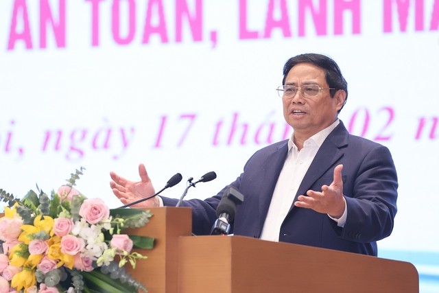 Thủ tướng: Doanh nghiệp bất động sản phải giải quyết các khó khăn do chính mình gây ra