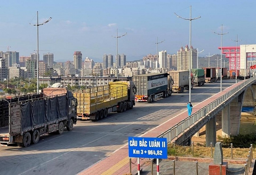 Tháng đầu năm, kim ngạch thương mại song phương Việt Nam - Trung Quốc đạt hơn 11 tỷ USD