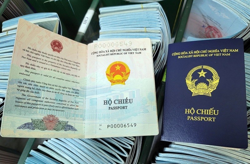 Từ ngày 1/3/2023, có bắt buộc phải đổi sang hộ chiếu gắn chip điện tử?