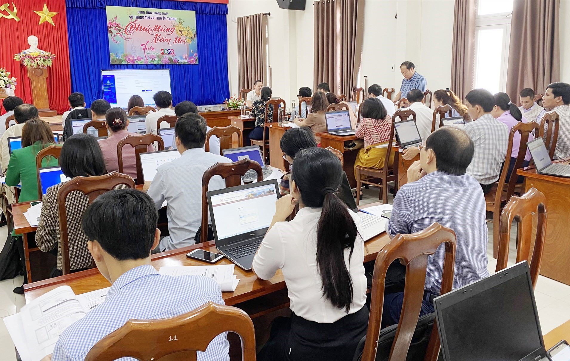 Ban hành Nghị định quy định về kiểm định chất lượng đầu vào công chức