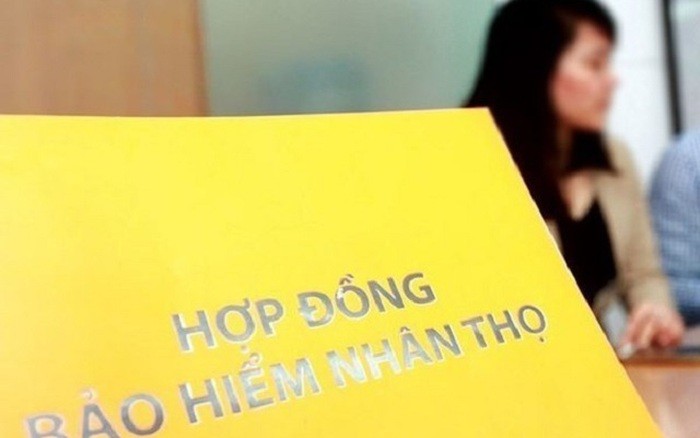 Bị "ép" mua bảo hiểm khi vay tiền mua đất, người dân cần làm gì?