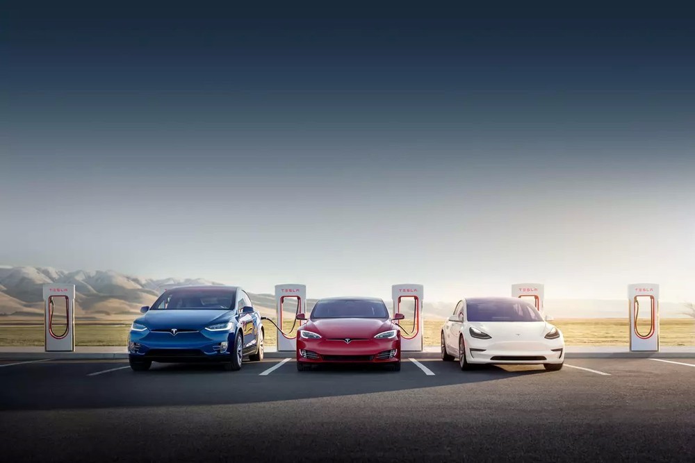 Tesla chính thức cho phép các hãng xe điện khác sử dụng hệ thống trạm sạc siêu tốc của mình