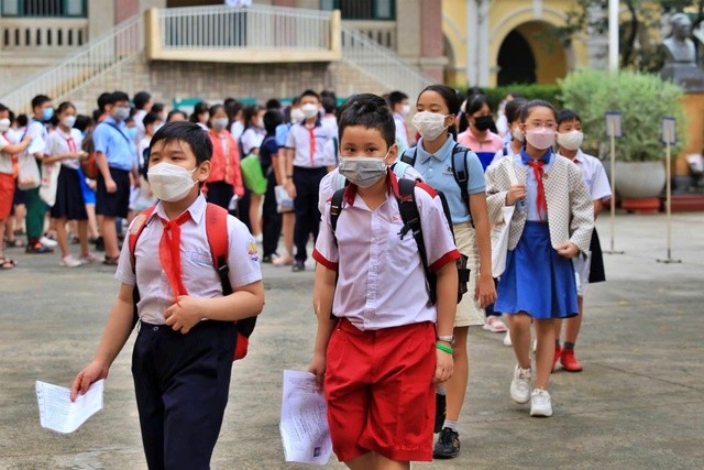 Chuyện học đầu cấp khi sổ hộ khẩu giấy hết 'sứ mệnh'