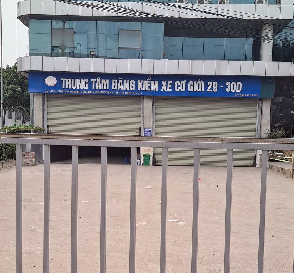 Chỉ 9/31 trung tâm đăng kiểm tại Hà Nội còn hoạt động, chủ phương tiện được khuyến cáo chủ động đăng kiểm ở các tỉnh lân cận