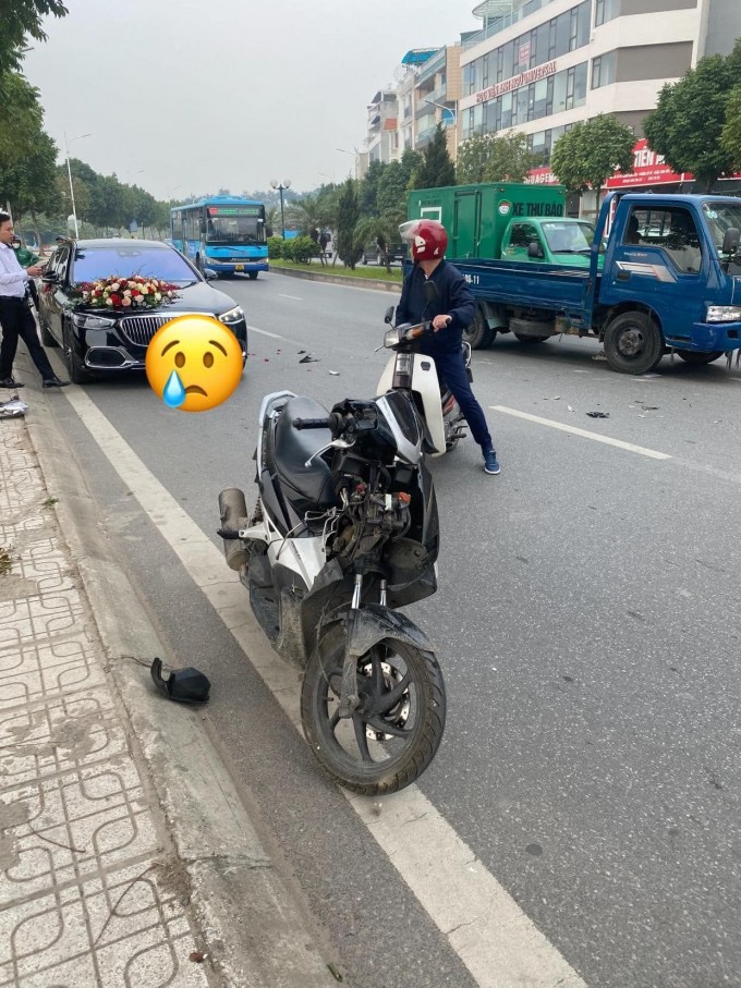 Nam thanh niên chạy Air Blade tông thẳng vào Maybach đang trên đường rước dâu