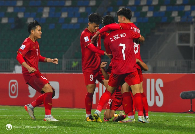 Cầu thủ U20 Việt Nam báo tin cực vui từ Uzbekistan