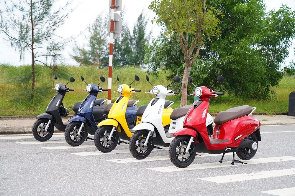 Tỷ phú Phạm Nhật Vượng thành lập công ty cho thuê xe và taxi điện VinFast