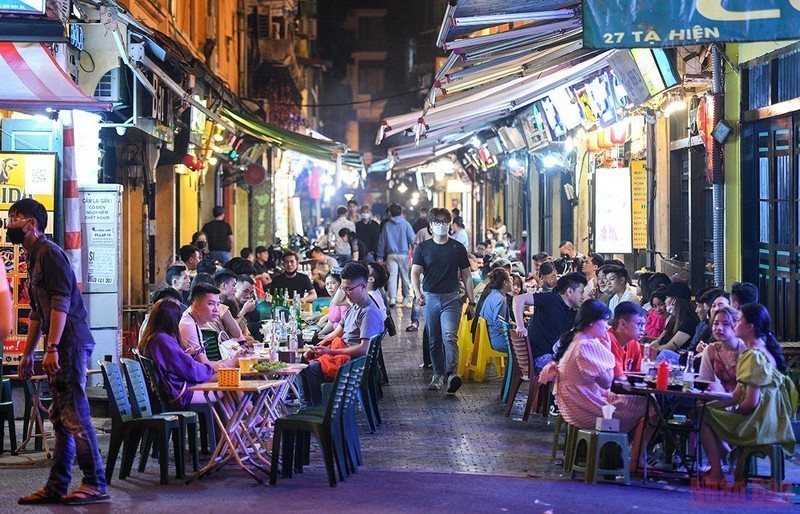 Cân nhắc thu phí vỉa hè