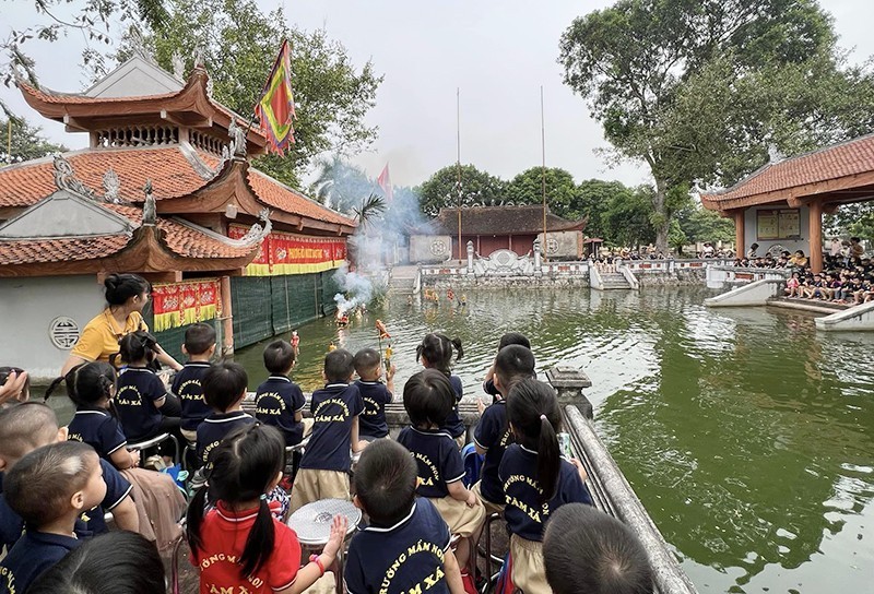 Phát triển công nghiệp văn hóa từ tài nguyên di sản