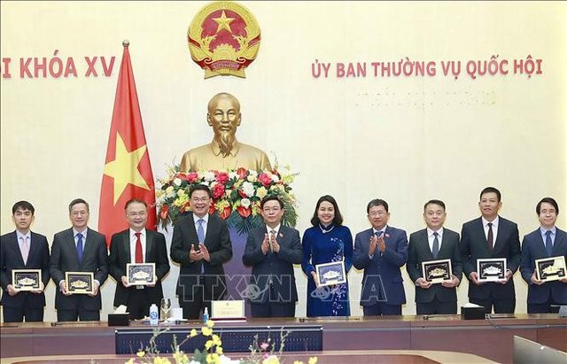 Chủ tịch Quốc hội Vương Đình Huệ tiếp trưởng các cơ quan đại diện ngoại giao Việt Nam ở nước ngoài