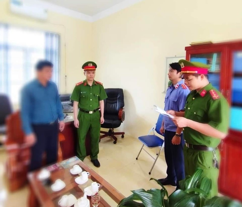 Hòa Bình: Bắt hiệu trưởng có hành vi dâm ô học sinh lớp 9