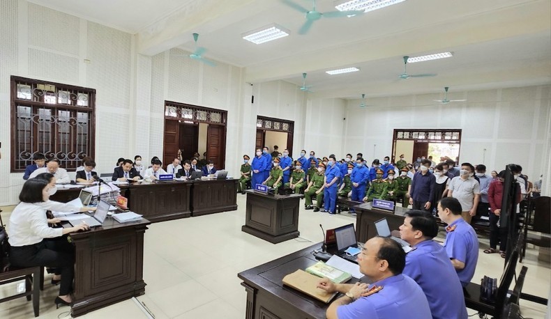 Xét xử cựu Chủ tịch Ủy ban nhân dân thành phố Hạ Long tham ô, nhận hối lộ