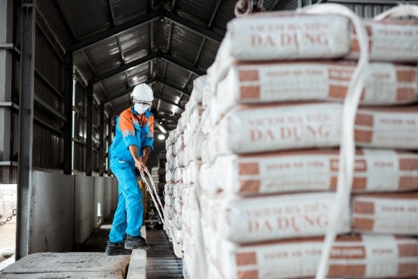 Hưởng lợi “sóng” đầu tư công, “ông trùm” xi măng phía Nam vẫn báo lỗ kỷ lục