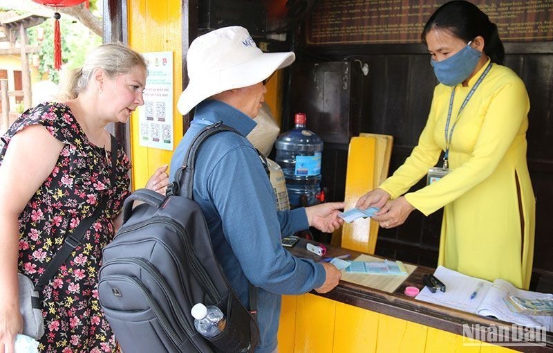 Hội An tăng cường quản lý hoạt động tham quan khu phố cổ