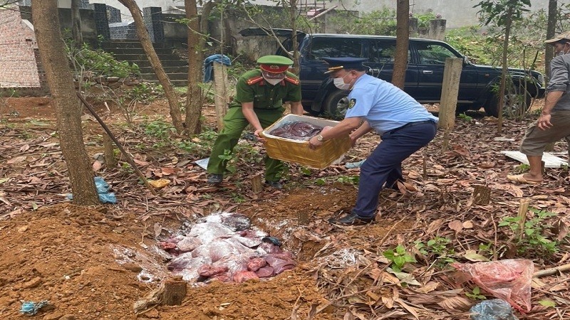 Kịp thời ngăn chặn 500kg thực phẩm bẩn "tuồn" ra thị trường
