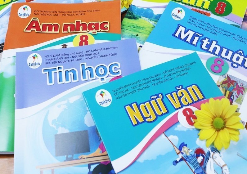 Hà Nội phê duyệt danh mục sách giáo khoa lớp 8, lớp 11