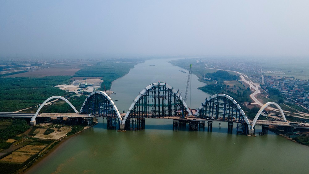 Cầu nhịp vòm thép cao nhất Việt Nam hoàn thành 90%, thông xe trong tháng 6