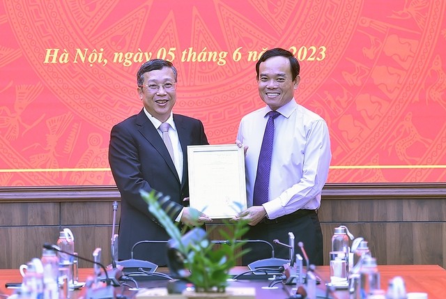 Phó Thủ tướng Trần Lưu Quang trao Quyết định bổ nhiệm Thứ trưởng Bộ NN&PTNT