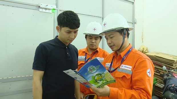 Vì sao thời gian dùng điều hòa như nhau nhưng trời nóng tốn điện hơn?