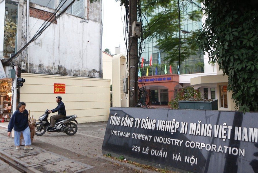 Chuyện chưa từng có trong lịch sử đang xảy ra tại công ty xi măng lớn nhất Việt Nam