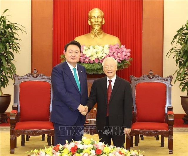 Tổng Bí thư Nguyễn Phú Trọng tiếp Tổng thống Hàn Quốc Yoon Suk Yeol