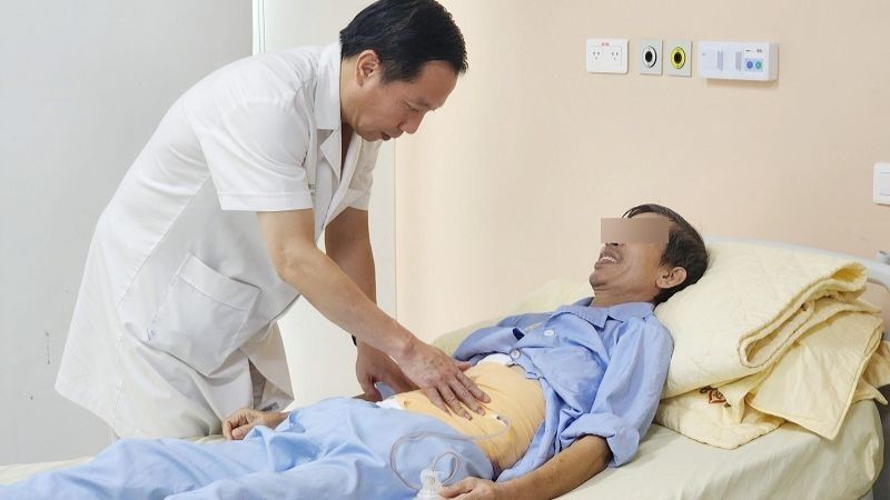 Loại bỏ khối u thận khổng lồ nặng 5,5kg