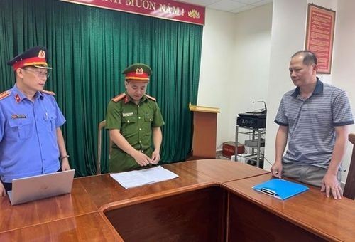 Quảng Bình: Bắt 2 Phó Giám đốc trung tâm đăng kiểm